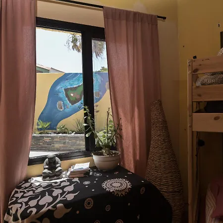 Amigos Nest אכסניה La Mareta