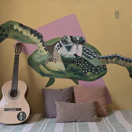 אכסניה Amigos Nest *