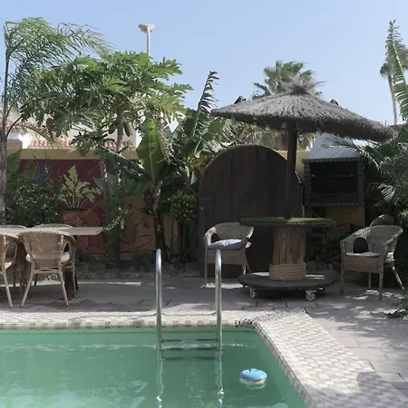 Amigos Nest אכסניה La Mareta