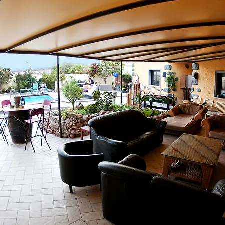 Amigos Nest אכסניה La Mareta