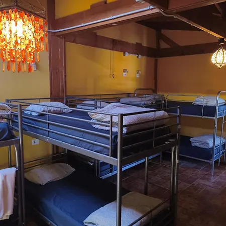 Hostel Amigos Nest La Mareta