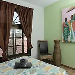 Amigos Nest Hostel La Mareta