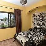 Hostel Amigos Nest